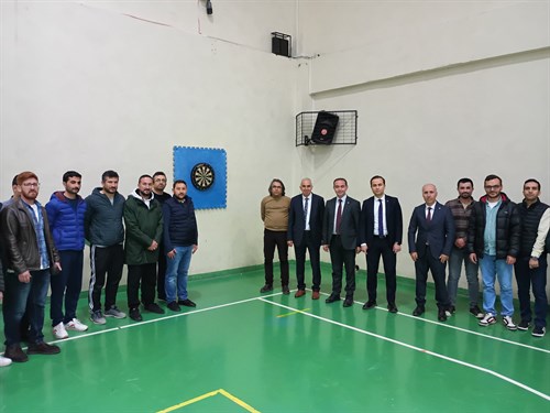 "24 Kasım Öğretmenler Günü" münasebetiyle Keles Belediyesi Spor Salonunda Öğretmenler arası spor faaliyetleri düzenlendi.