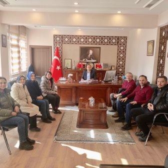 Keles İlçe Aile Sağlık Hizmetleri hekimlerimiz, İlçe Kaymakamımız Muhammed Ali YOLAL,'ı makamında ziyaret ettiler.